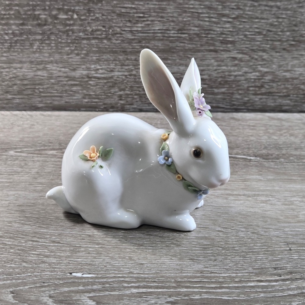 Lladro 6098 Attentive Rabbit Figurine White Floral Porcelain Spain 1993
